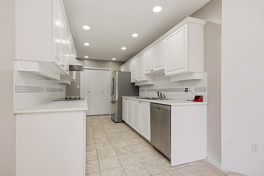 104 1500 Ostler Court North Vancouver, BC - 17