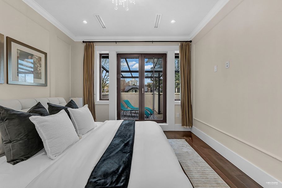 2149 W 46th Avenue Vancouver, BC - 16