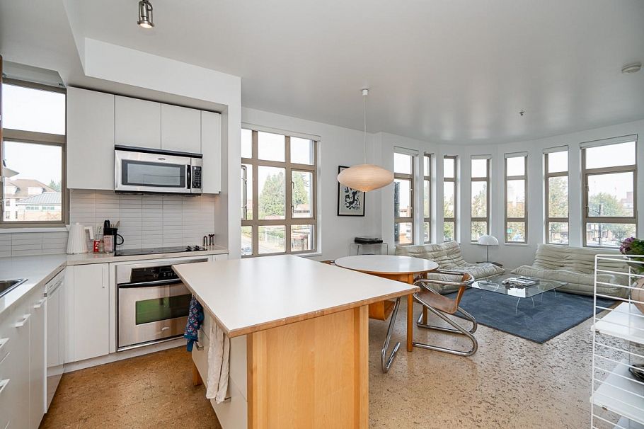 303 2828 Main Street Vancouver, BC - 4