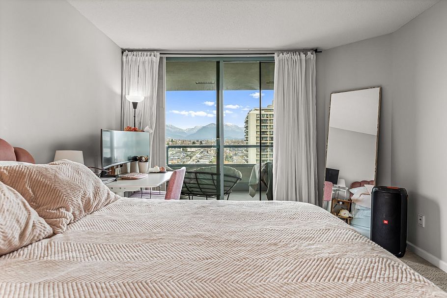 2105 4398 Buchanan Street Burnaby, BC - 11