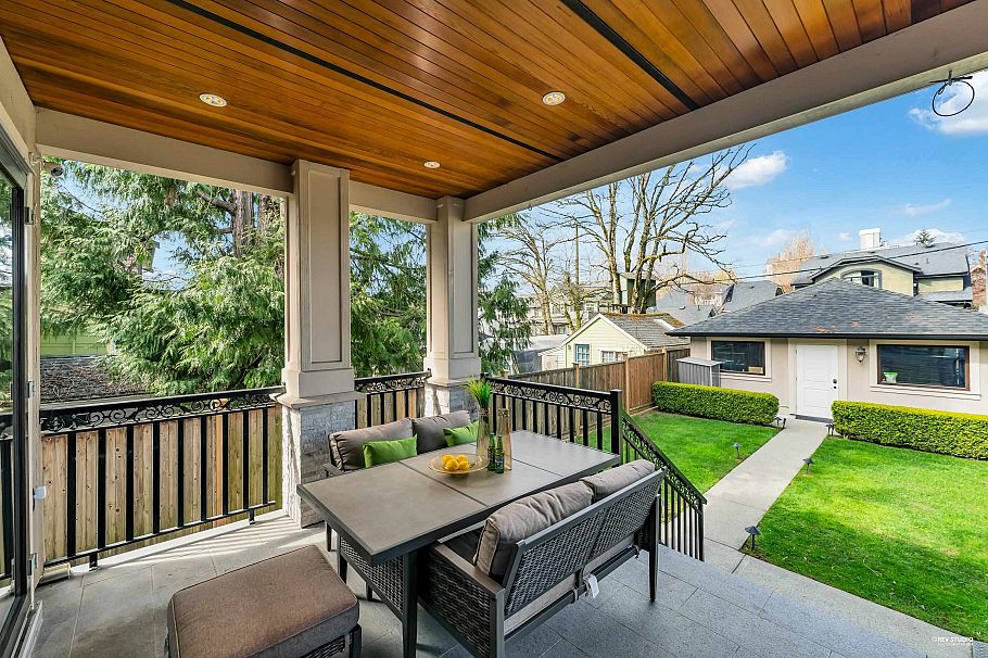 2149 W 46th Avenue Vancouver, BC - 21