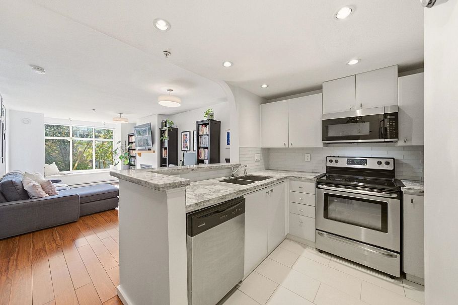 113 1111 Lynn Valley Road North Vancouver, BC - 3