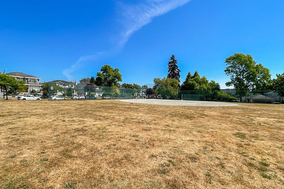 219 W 42nd Avenue Vancouver, BC - 30