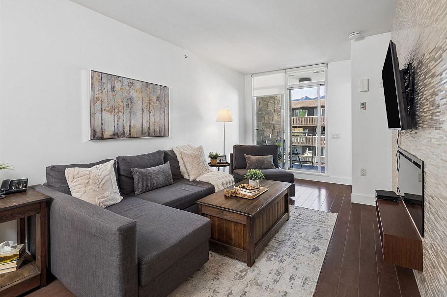 406 210 W 13 Street North Vancouver, BC - 3