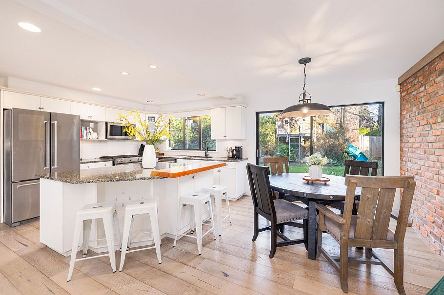 4198 Sunset Boulevard North Vancouver, BC - 13