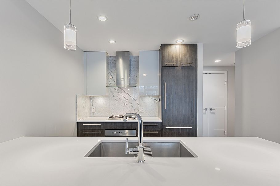 202 655 W 41st Avenue Vancouver, BC - 5