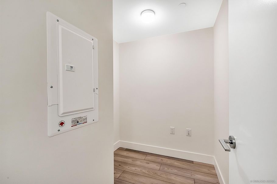 3559 E Kent Avenue North Vancouver, BC - 17