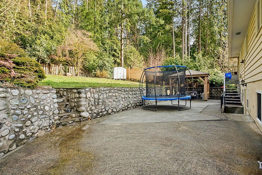 4938 Redonda Drive North Vancouver, BC - 32