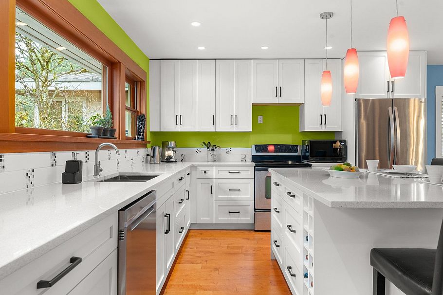 1085 Edgewood Road North Vancouver, BC - 17