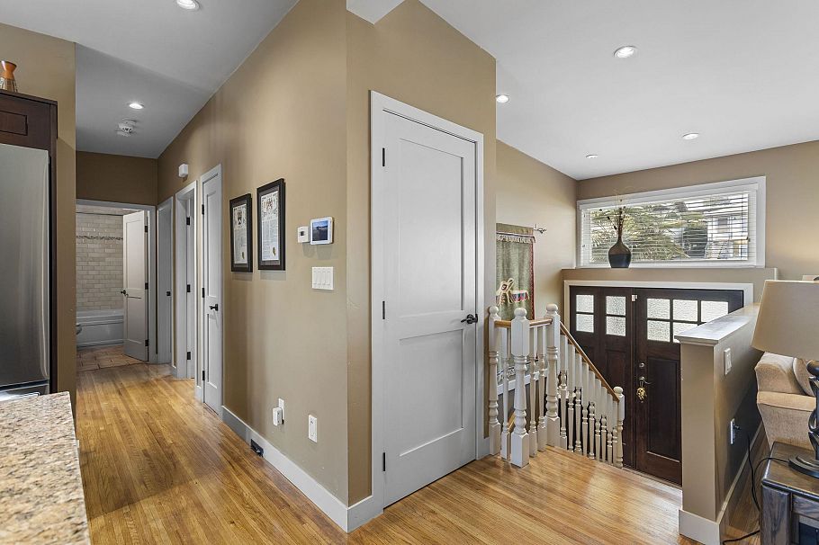 831 Whitchurch Street North Vancouver, BC - 17