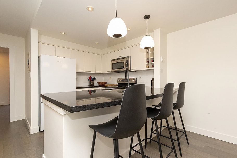 3062 Willow Street Vancouver, BC - 6