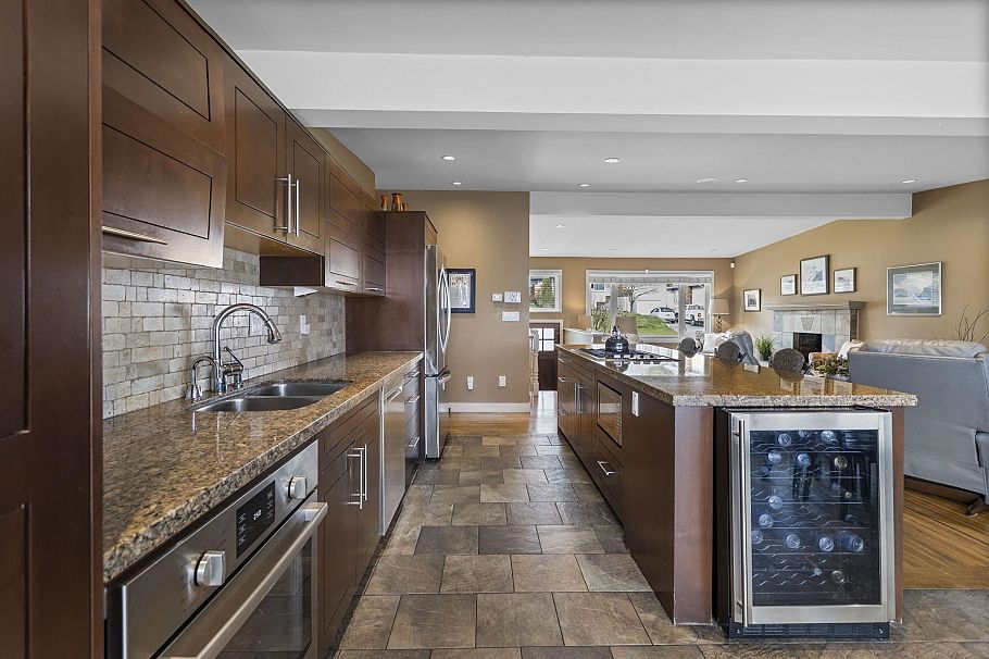 831 Whitchurch Street North Vancouver, BC - 10