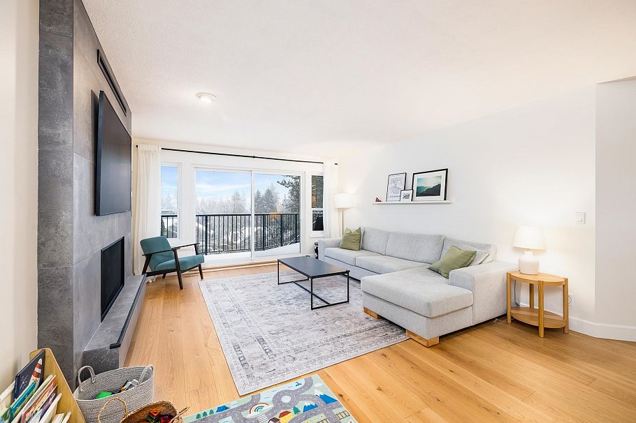 3985 Frames Place North Vancouver, BC - 4