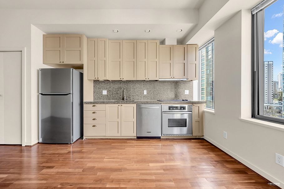 1113 1333 W Georgia Street Vancouver, BC - 6