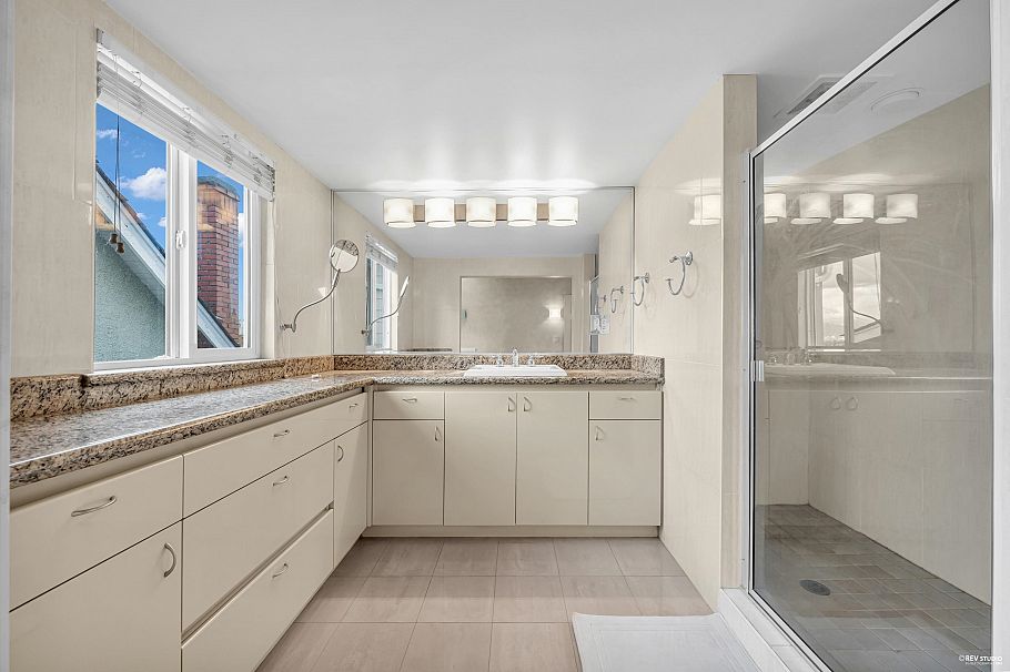 3191 W 23rd Avenue Vancouver, BC - 16