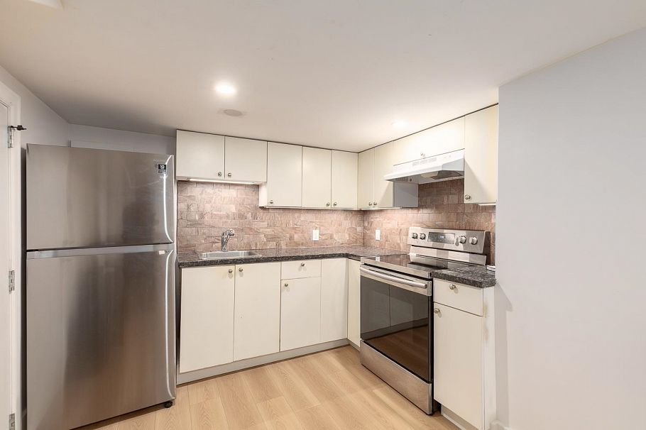 557 Prior Street Vancouver, BC - 32