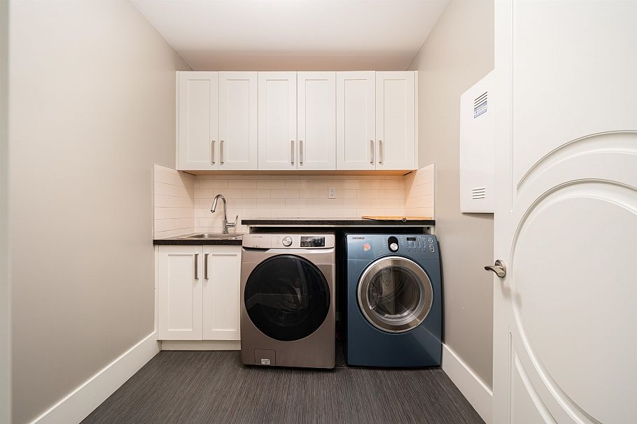 4341 W 3rd Avenue Vancouver, BC - 5
