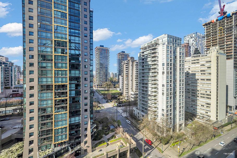 1113 1333 W Georgia Street Vancouver, BC - 15