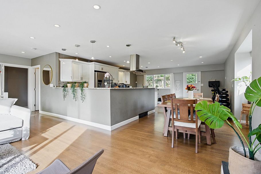 4938 Redonda Drive North Vancouver, BC - 7