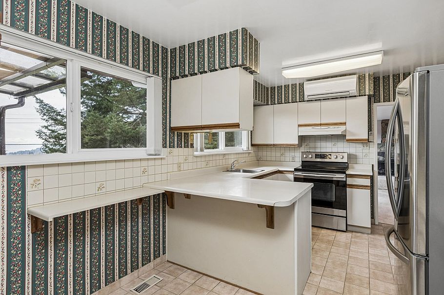 702 Winona Avenue North Vancouver, BC - 14