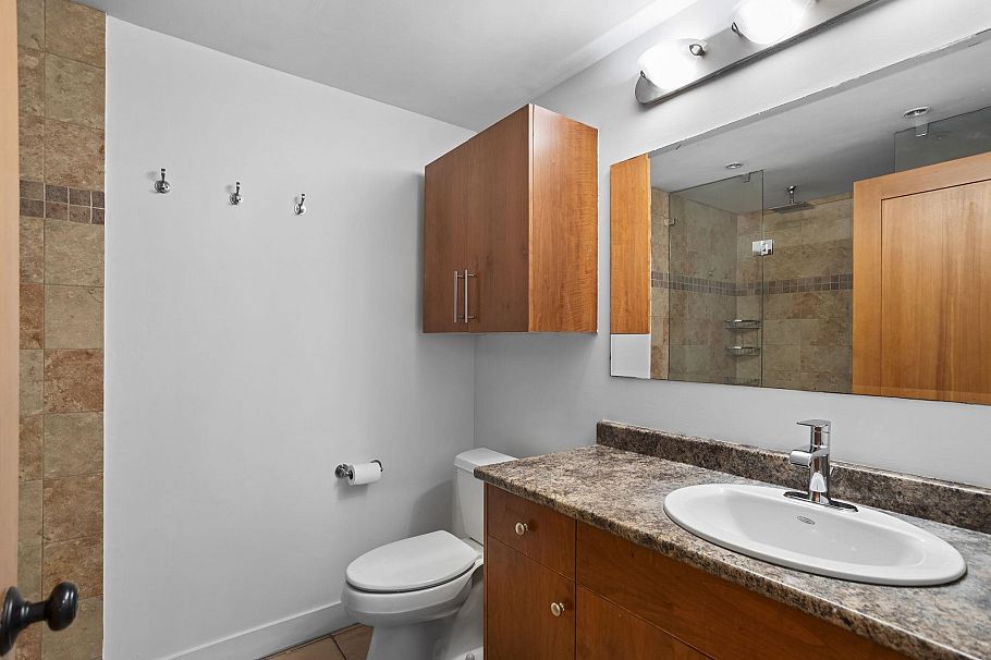 831 Whitchurch Street North Vancouver, BC - 32