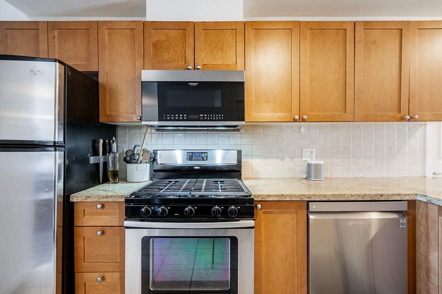 310 2636 E Hastings Street Vancouver, BC - 11