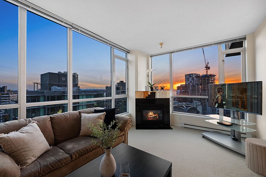 3601 1328 W Pender Street Vancouver, BC - 4