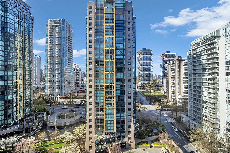 1113 1333 W Georgia Street Vancouver, BC - 14