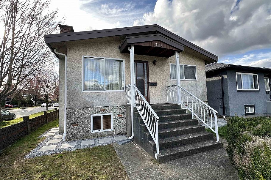 3191 Renfrew Street Vancouver, BC - 1