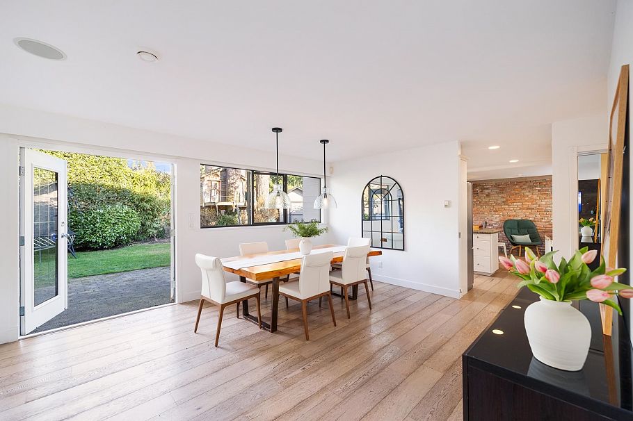 4198 Sunset Boulevard North Vancouver, BC - 9