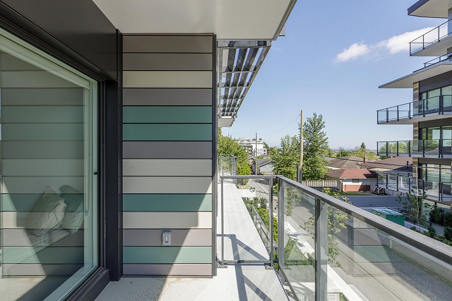 205 488 W 58th Avenue Vancouver, BC - 16