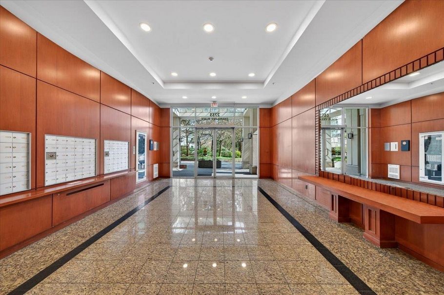 909 2733 Chandlery Place Vancouver, BC - 39