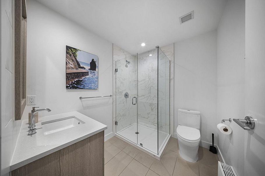 110 707 E 3rd Street North Vancouver, BC - 10