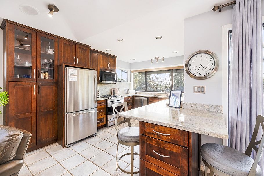 4198 Sunset Boulevard North Vancouver, BC - 27