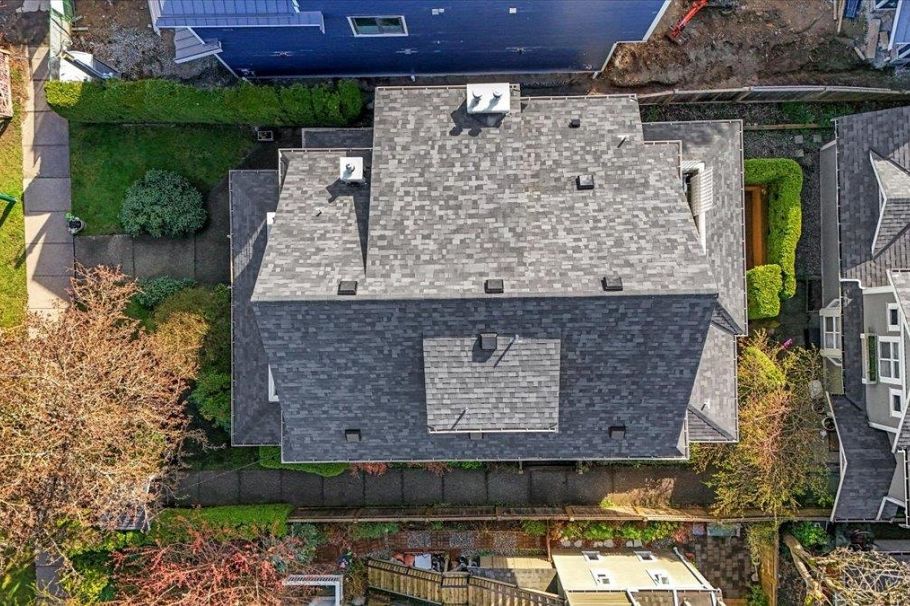 38 W 14th Avenue Vancouver, BC - 31