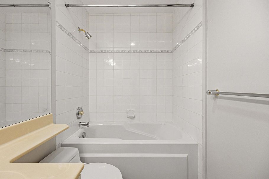 104 1500 Ostler Court North Vancouver, BC - 26