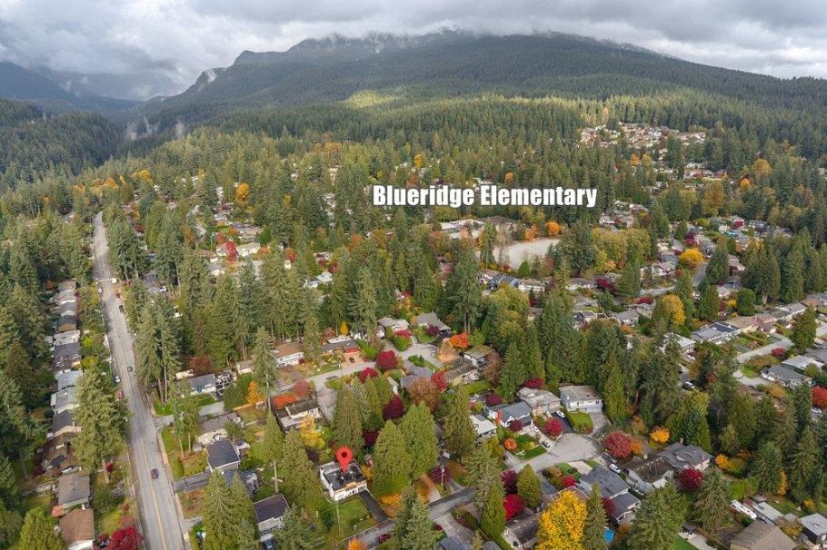 2518 Swinburne Avenue North Vancouver, BC - 35