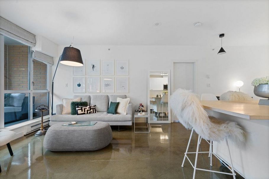 213 221 Union Street Vancouver, BC - 6