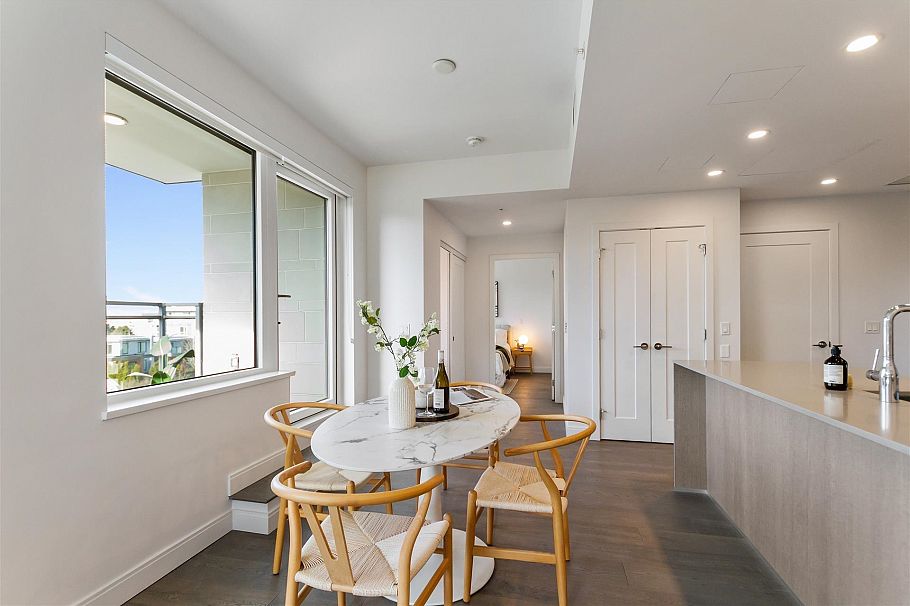 302 4908 Cambie Street Vancouver, BC - 4