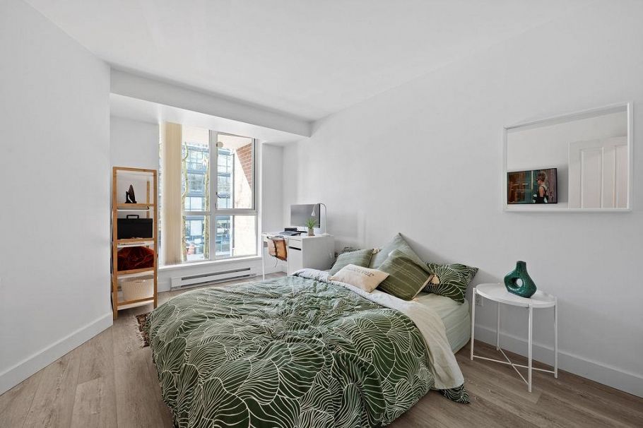 1409 W 6th Avenue Vancouver, BC - 25