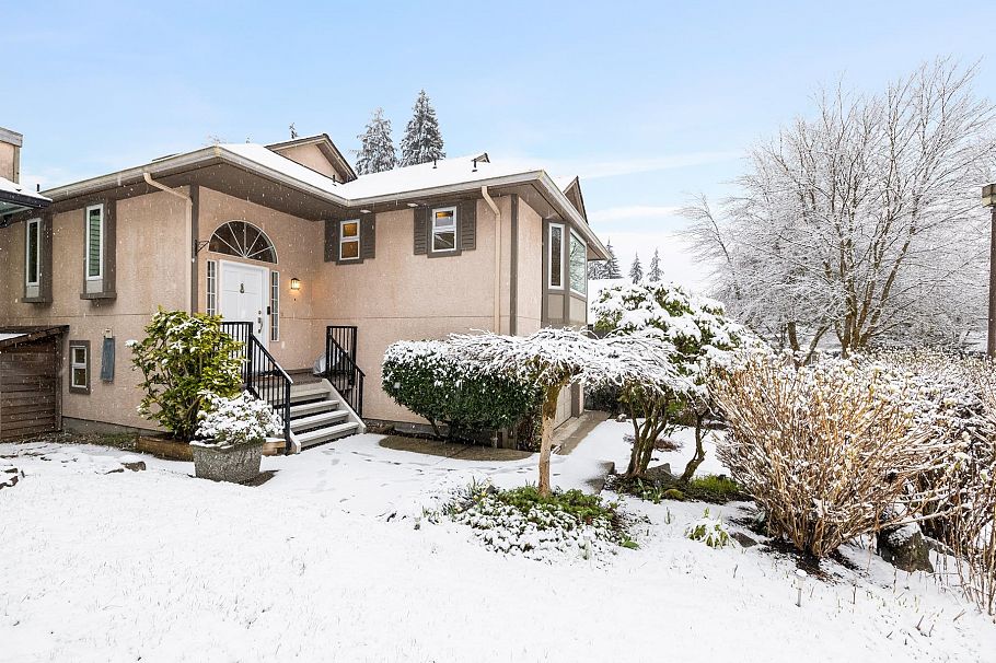 3985 Frames Place North Vancouver, BC - 36