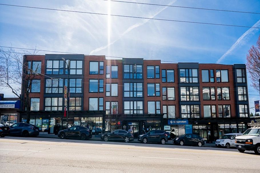 310 2636 E Hastings Street Vancouver, BC - 1