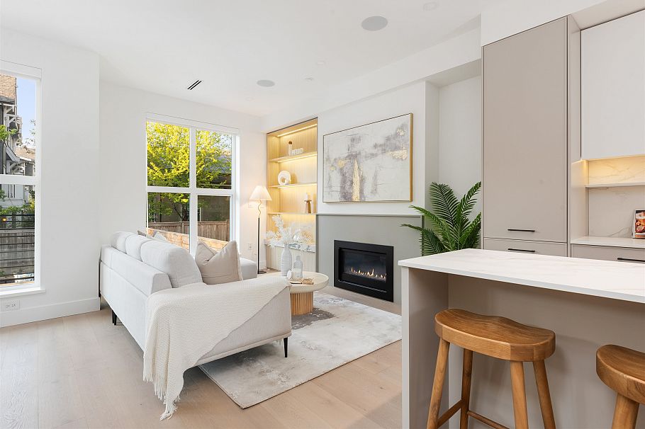 1493 W 52nd Avenue Vancouver, BC - 11