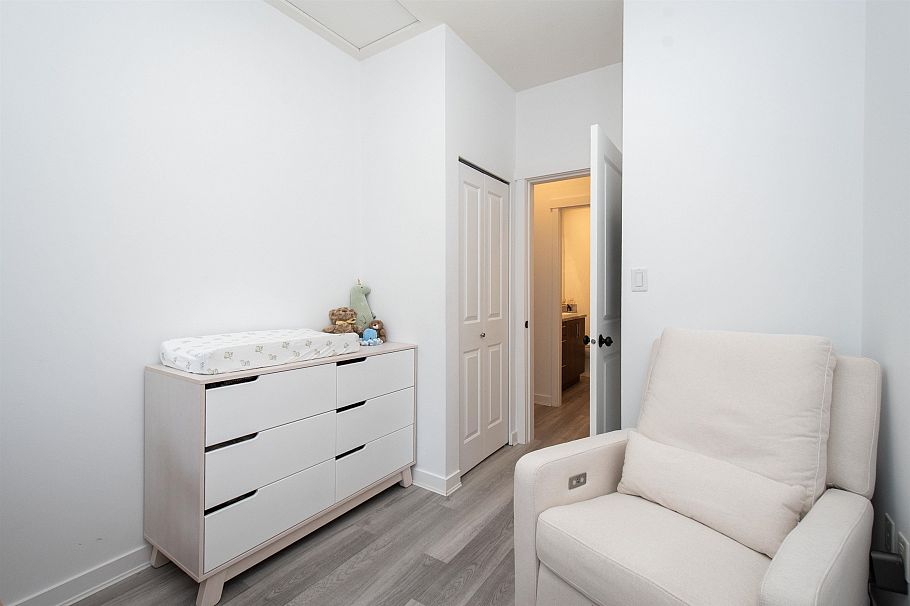 515 119 W 22nd Street North Vancouver, BC - 22