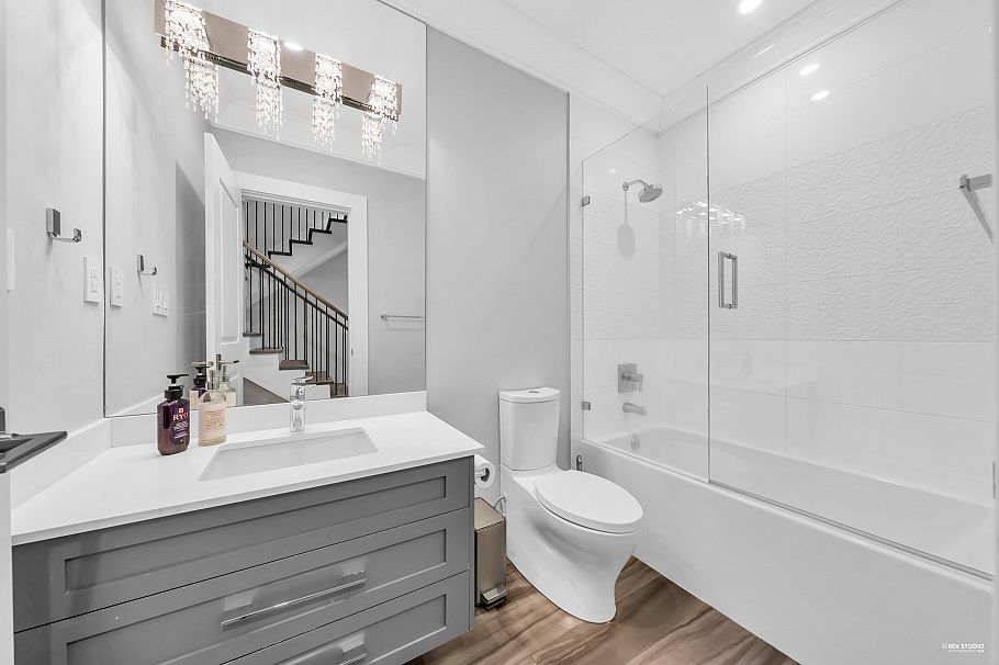 2820 W 32nd Avenue Vancouver, BC - 25