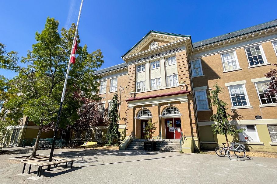 219 W 42nd Avenue Vancouver, BC - 20