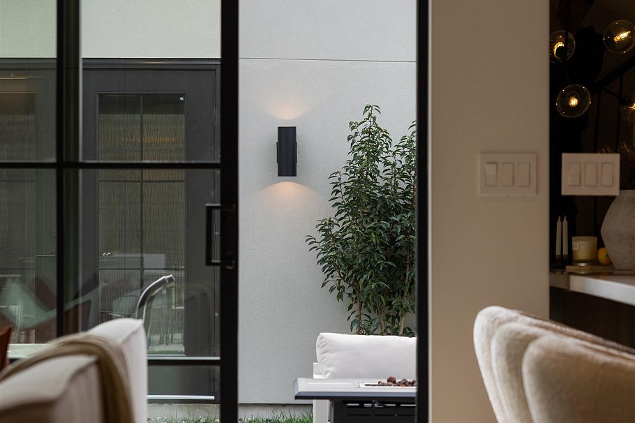 2 240 E 37th Avenue Vancouver, BC - 5