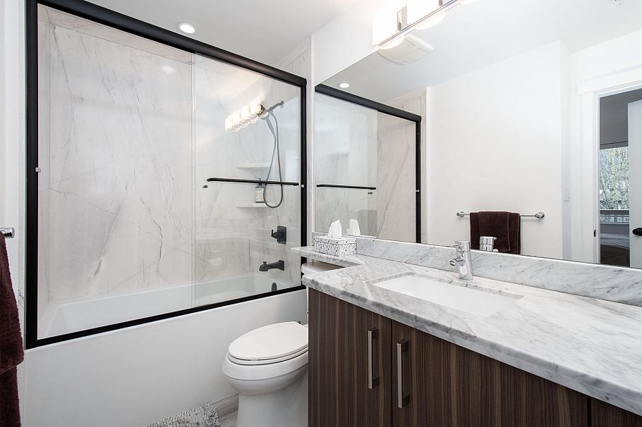 515 119 W 22nd Street North Vancouver, BC - 20