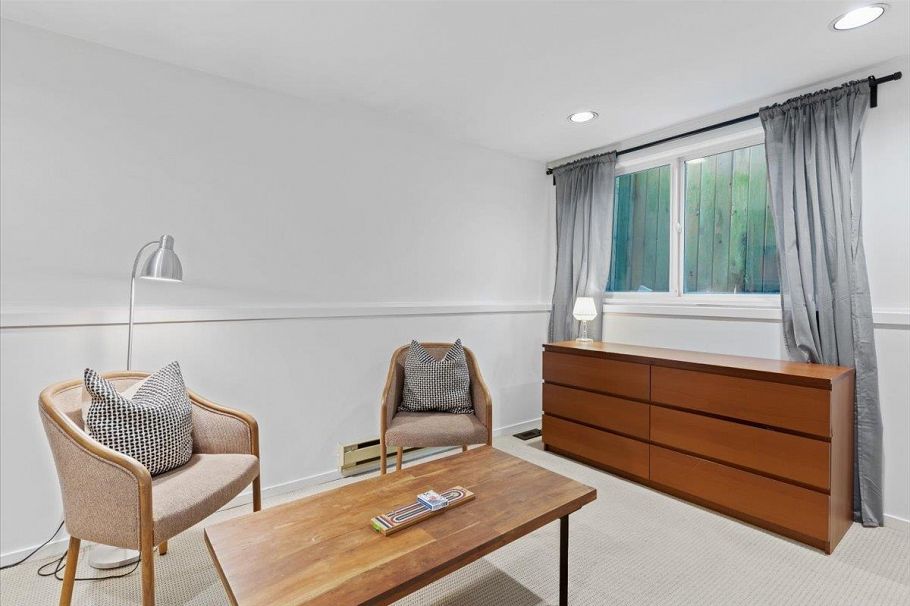 2755 W 42nd Avenue Vancouver, BC - 27