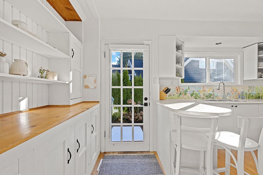 1275 Brantwood Road North Vancouver, BC - 4